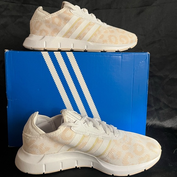ADIDAS-SWIFT RUN X W - Picture 1 of 3